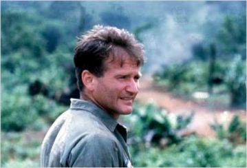 Dans Good Morning Vietnam - © http://www.allocine.fr/personne/fichepersonne-1191/photos/detail/?cmediafile=18919548