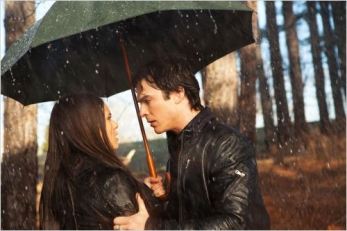 Nina Dobrev et Ian Somerhalder, saison 2 - © http://www.allocine.fr/series/ficheserie-5154/photos/detail/?cmediafile=19415606