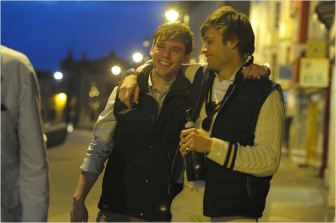 Sam Claflin et Douglas Booth - © http://www.allocine.fr/film/fichefilm-218385/photos/detail/?cmediafile=21138521